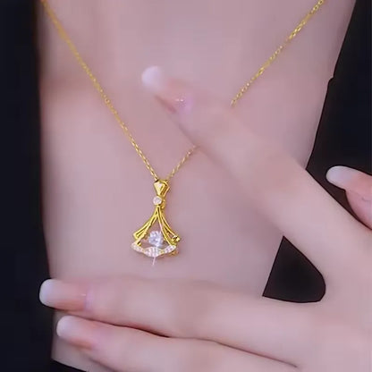 Elegant Gold Plated Fan Necklace with Sparkling Crystals – Fashion Pendant Jewelry