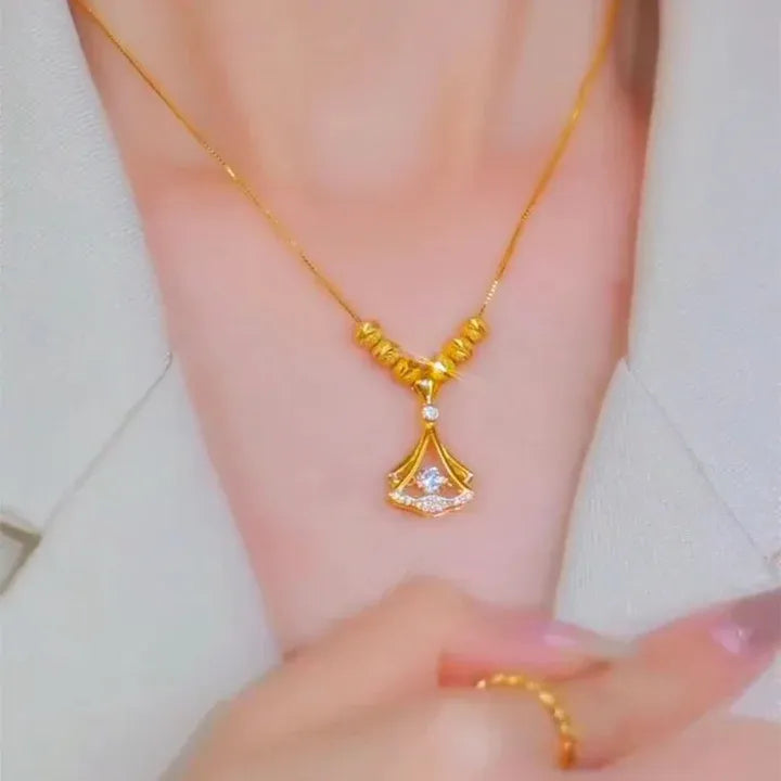 Elegant Gold Plated Fan Necklace with Sparkling Crystals – Fashion Pendant Jewelry