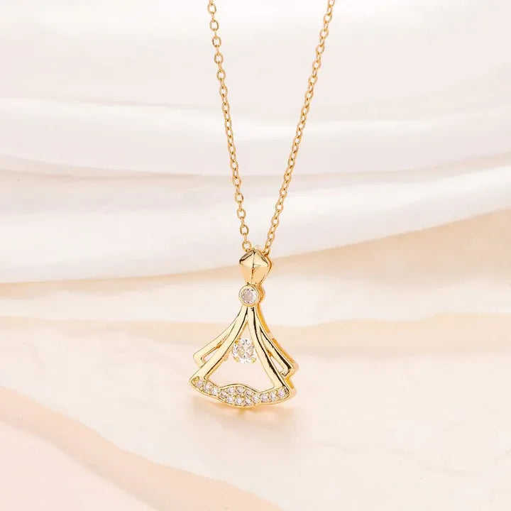 Elegant Gold Plated Fan Necklace with Sparkling Crystals – Fashion Pendant Jewelry