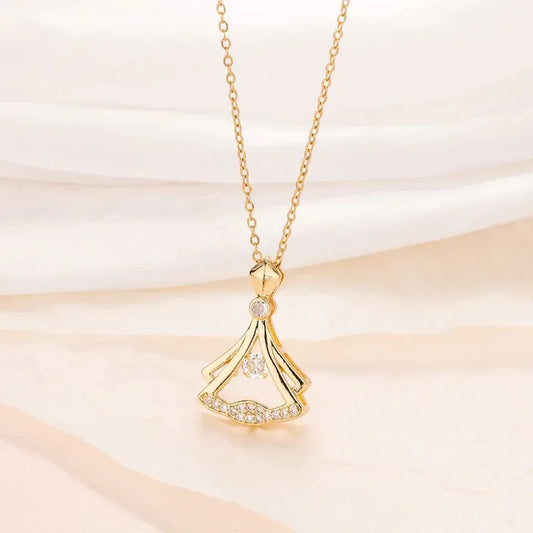 Elegant Gold Plated Fan Necklace with Sparkling Crystals – Fashion Pendant Jewelry